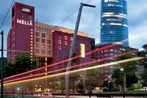 5 Ejemplos de Rehabilitación Sostenible de Edificios