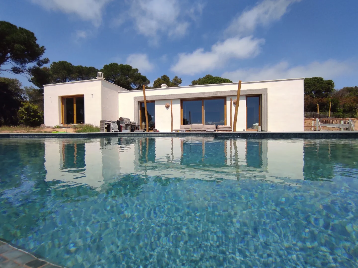 Casa con paneles de paja Alfawall en el Maresme