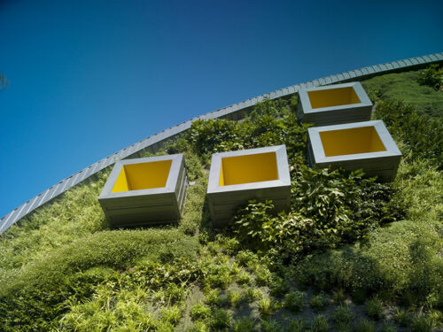 10 Ejemplos de Fachadas Vegetales y Jardines Verticales en Edificios 43162