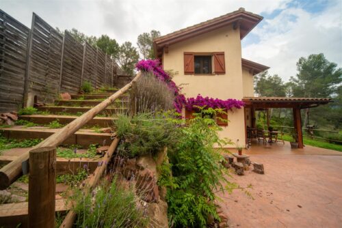 Casa de paja con técnica GREB en Barcelona 53909