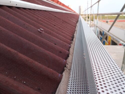 Rehabilitación energética de cubierta en la histórica Escolaica de Cullera con el Sistema Integral de cubierta Onduline 48023