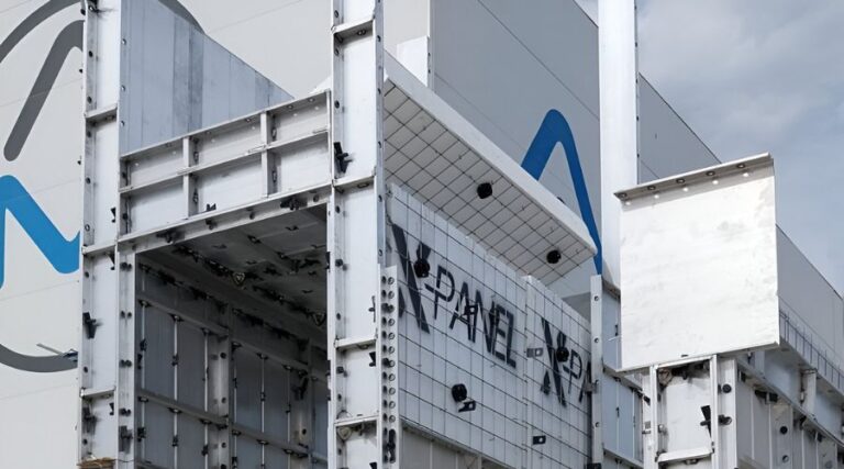 Strong_Panel_Portada