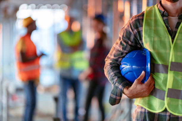 Por qué es clave el Uniforme para prevenir Accidentes Laborales en la  Construcción? - Inarquia