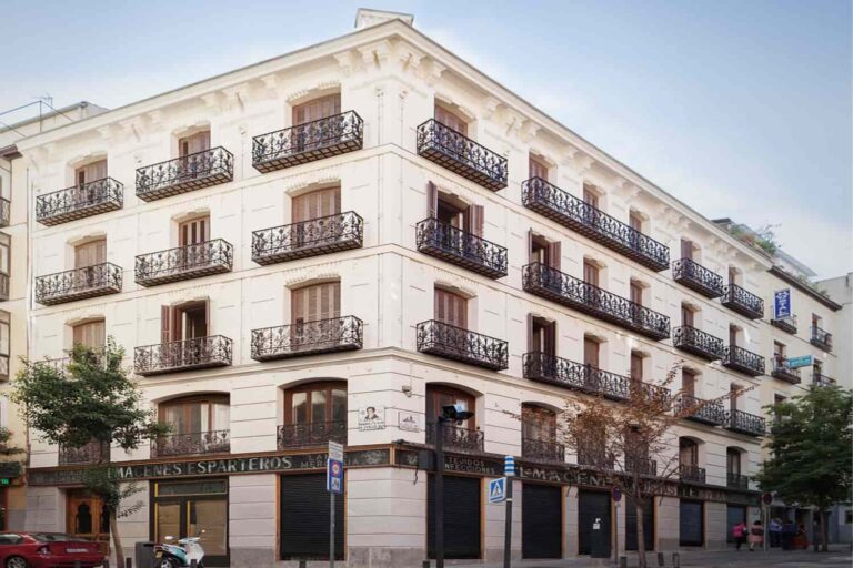 El MITECO propone nuevas Ayudas al Autoconsumo y la Rehabilitación en pequeños municipios 47249