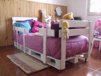 muebles-infantiles-materiales-sostenibles-cama-palets