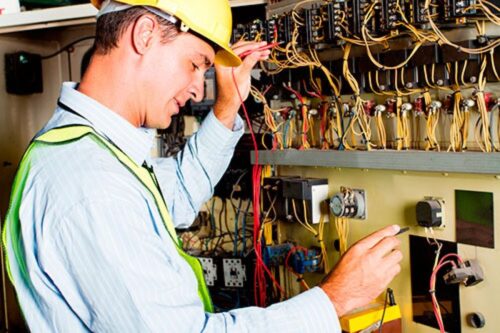 PCE Instruments te ofrece esta magnífica cámara termográfica y un medidor de potencia excepcional 38120