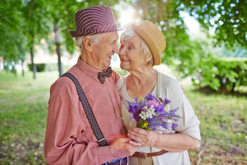 pareja-flores